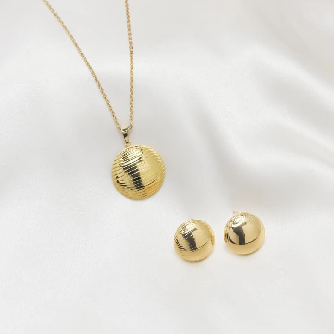 Golden Eclipse Necklace Set