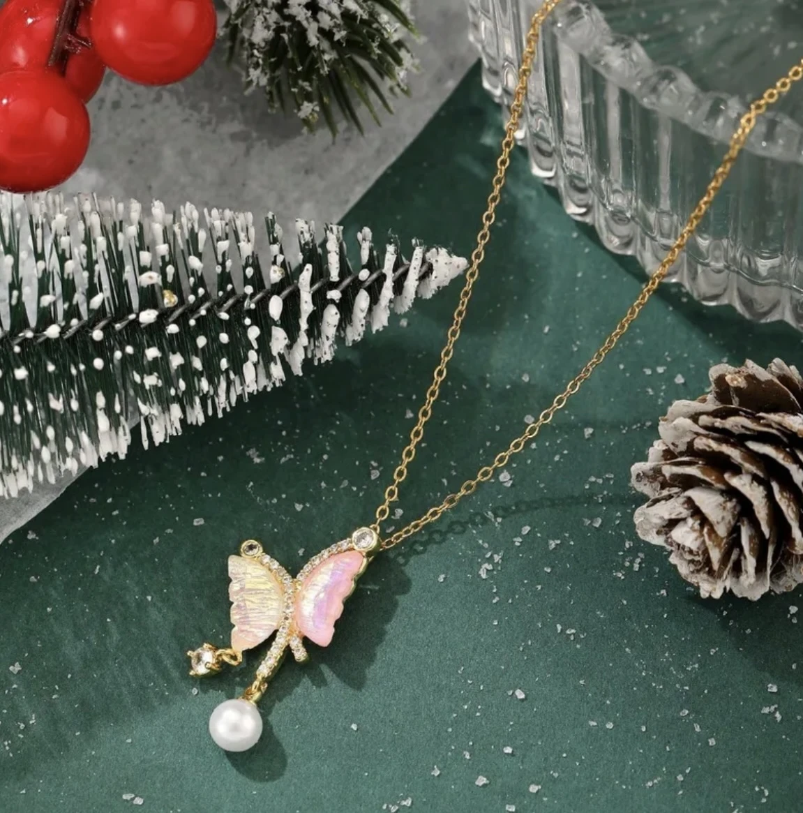 Opalwing Pearl necklace