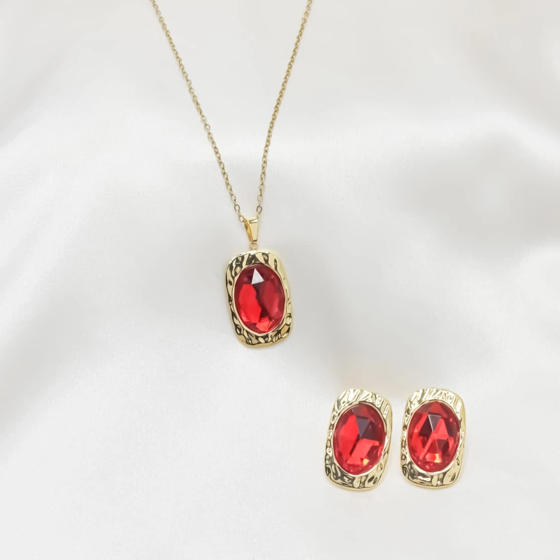 The Crimson Heritage Set