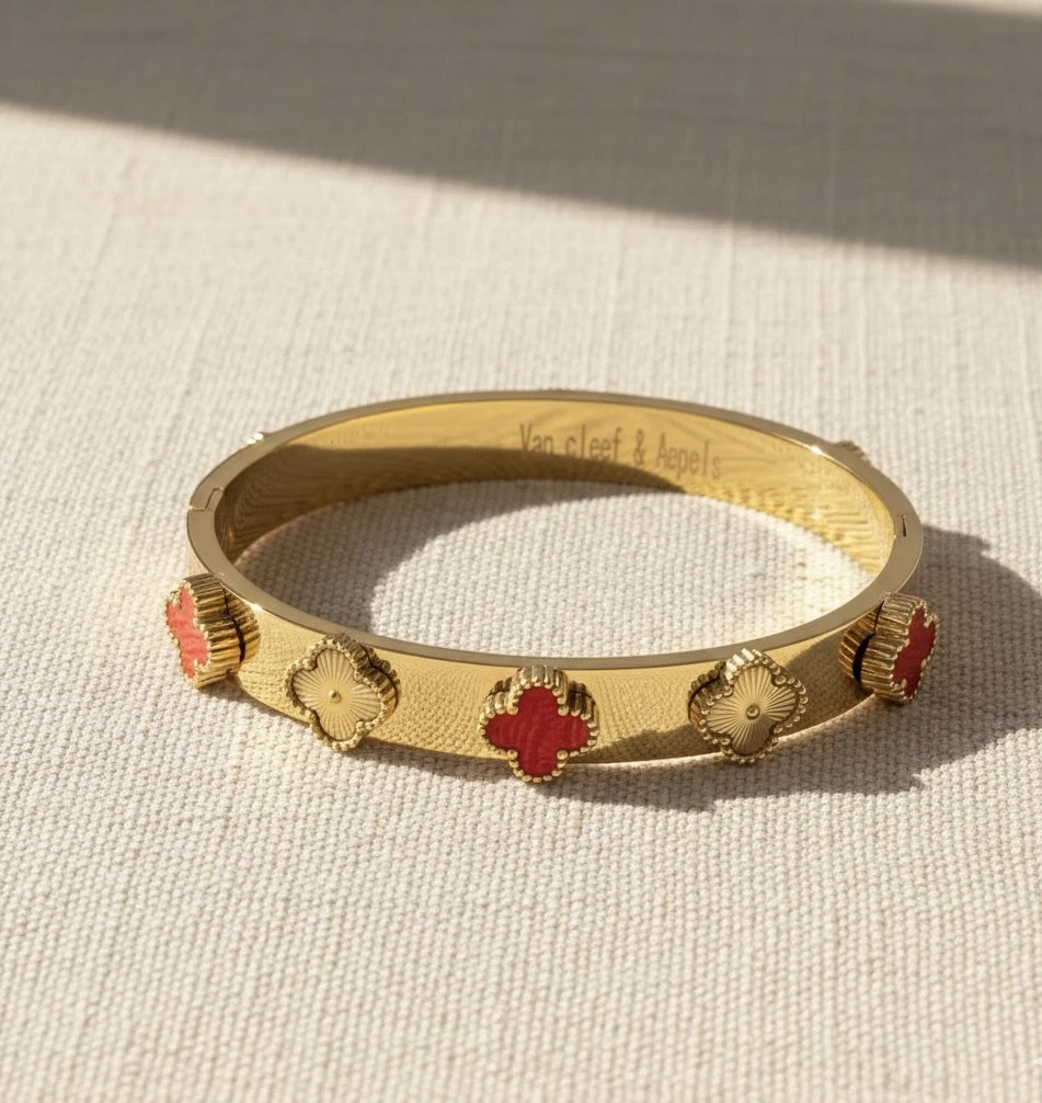 The Royal Clover Bangle
