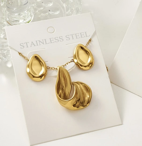 Modern Curve Set
