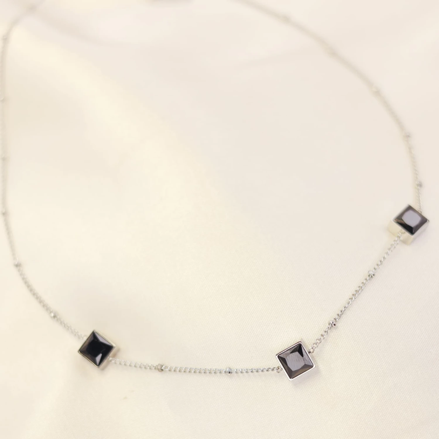 Minimalist Onyx Link