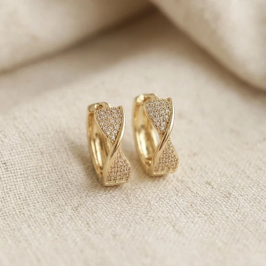 The Infinity Twist Huggies