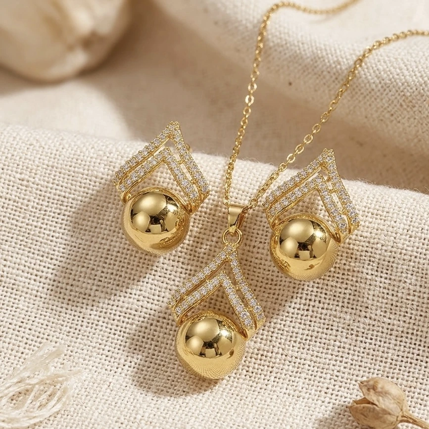 Aviora Prism Pendant